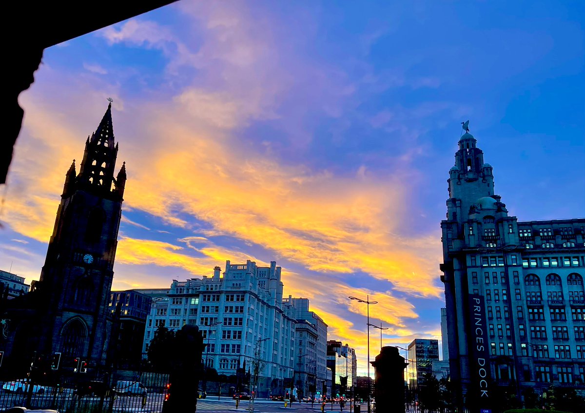 TheAlexLawless's tweet image. 7am view from the office this morning. #Liverpool #BreakfastShift