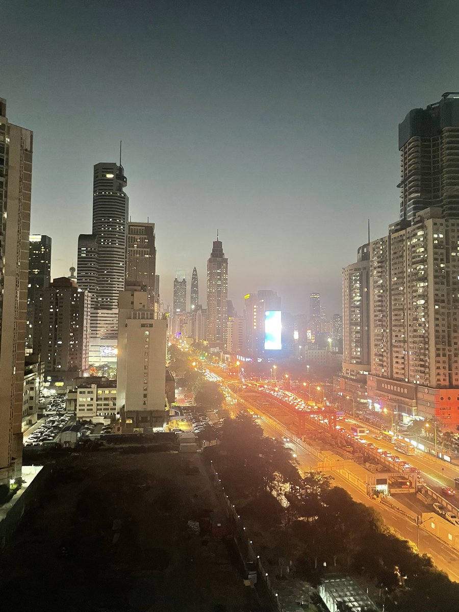 Hi, I'm Rena. 
There are plenty of containers at the following locations.
(20GP/40HC/40NOR…)
We have great prices in American and European ports.
Such As:
NEW YORK、SAVANNAH、MIAMI、NORFOLK、JACKSONVILLE、CHARLESTON  SEATTLE,WA、OAKLAND…
And…
Whatsapp/ WeChat:
0086 18316850068