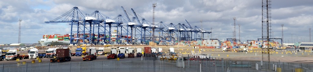 TheSuffolkMan's tweet photo. A #Postguard from #Felixstowe #Suffolk @HavenPortsShips @RetiredDockers https://t.co/FHxwQ6b2N2