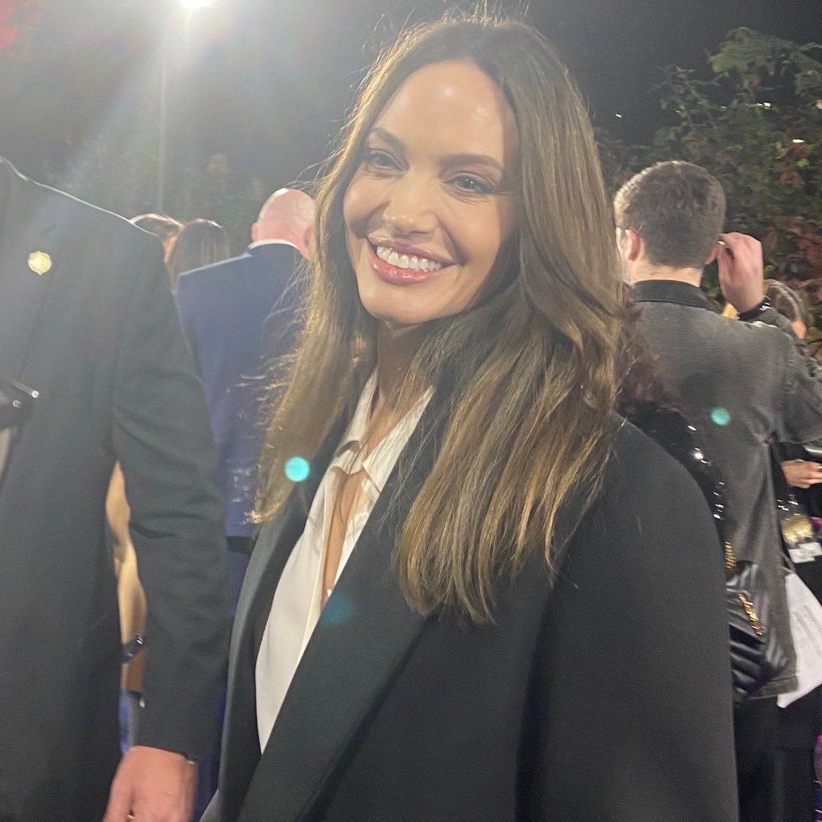 mcubelova's tweet photo. angelina jolie i am on my knees https://t.co/YbyH0UbSKf