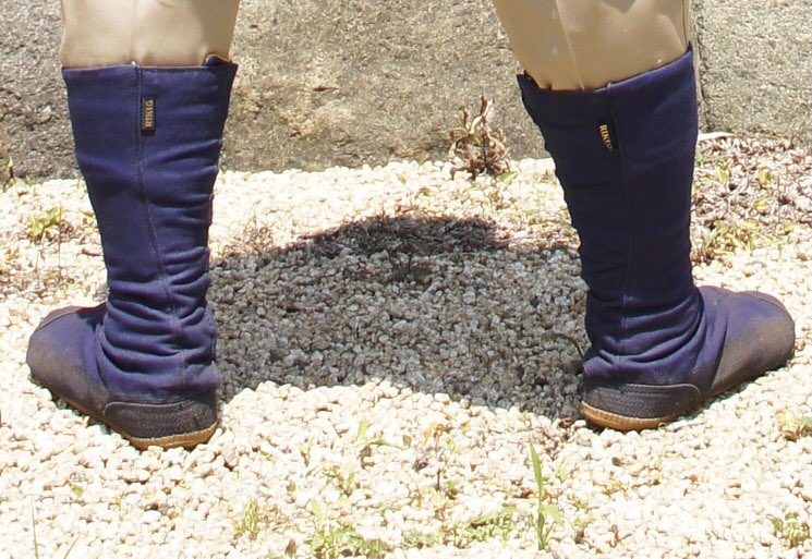 Ow5gAx's tweet photo. 今日は雨で地下足袋履けないー https://t.co/Oy8DPKoqB7