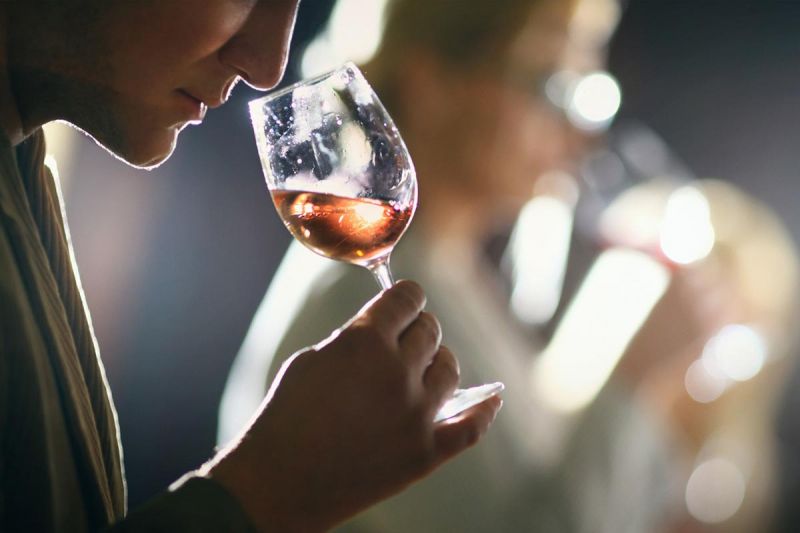 aoccorbieres's tweet photo. [OENOTHEQUE]
Le saviez-vous ? Le parfum d'un vin jeune est appelé "arôme" tandis qu'on parle de "bouquet" pour un vin plus âgé...

#aoccorbieres
#oenotheque
#lesmotsduvin
#CeQuilFautSavoir https://t.co/NpFUtJJWlz