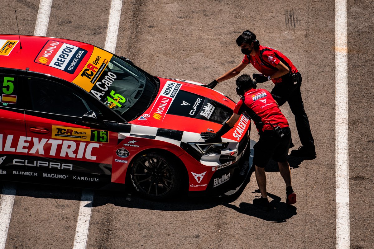 MonlauMotul's tweet photo. 👇🏼Os dejamos los horarios👇🏼

🔻 Sábado, 13
09:50h | Free Practice
12:50h | Qualifying
16:35h | Race 1 (20min + 1lap)

🔻 Domingo, 14
13:30h | Race 2(20min + 1lap)
16:30h | Race 3(20min + 1lap)

¡A por todas equipo! 💪🏼🍀 https://t.co/Eekq4JEWjA