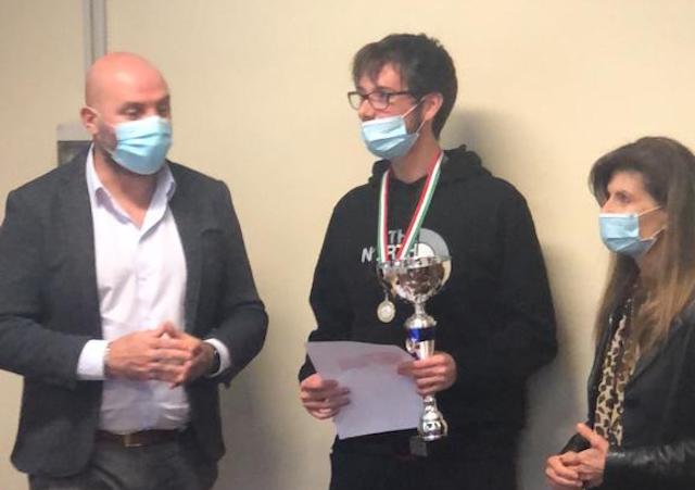 TG24info's tweet image. #Frosinone – Pierfrancesco Veronesi del liceo “Severi” 1° alle | tg24.info tg24.info/frosinone-pier… #giochidellachimica #severi