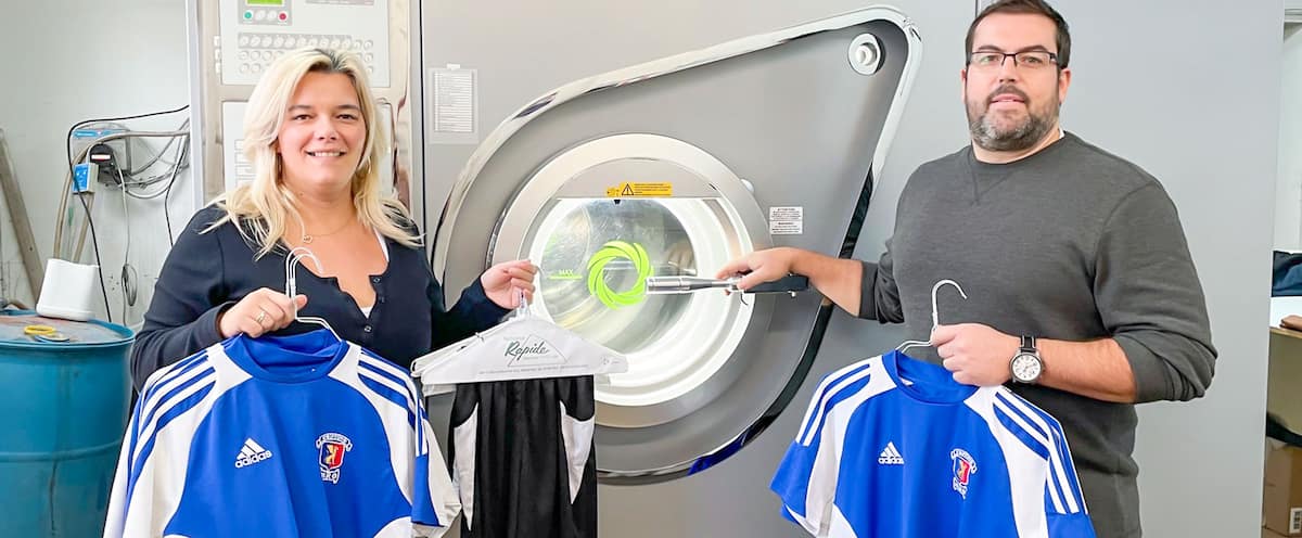 OXYTRADINGLYON's tweet photo. “les souliers et les pièces de protection ont été placés dans une pièce où l’on utilise une machine à ozone” https://t.co/bAIsW4Tslp #generateurozone #generateurdozone #ozoneur #purificationair #ozonegenerator @JdeMontreal https://t.co/kmIrO7C9Tz