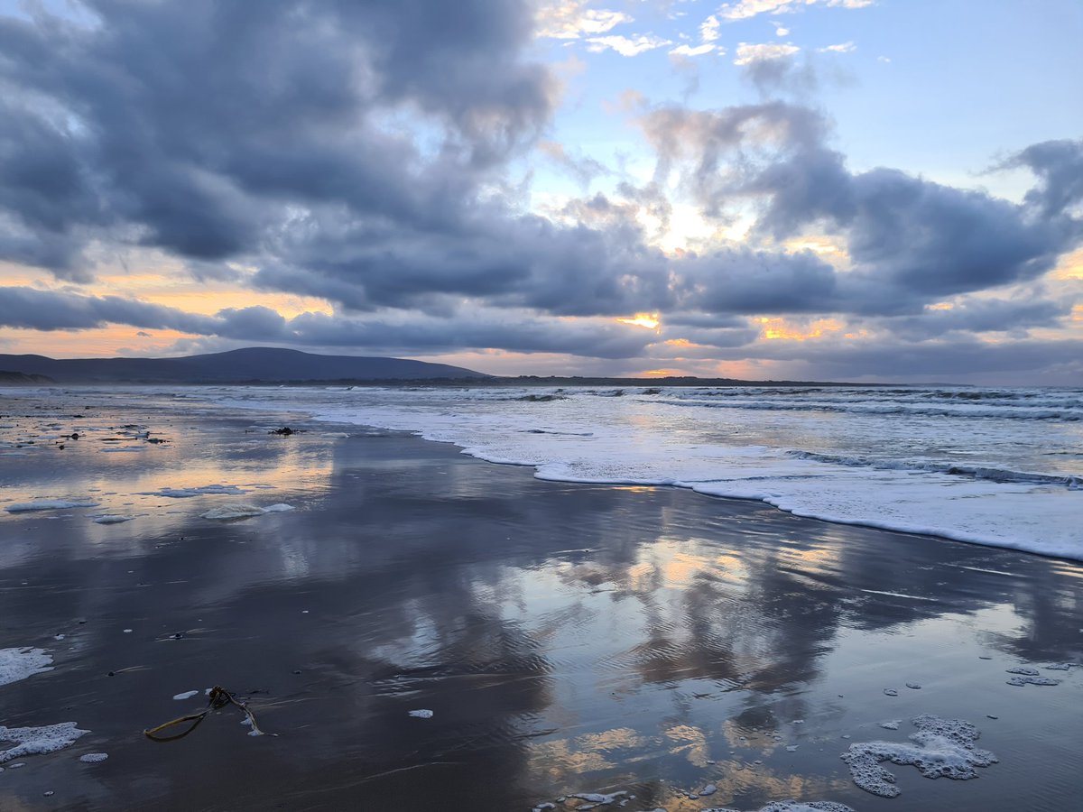 choosesligo's tweet photo. Have you made those Christmas plans yet? Maybe visit County Sligo during the festive season https://t.co/OrX2JDSqaV #choosesligo #Sligo #travel #tuesdaymotivations #Christmas2021 https://t.co/mdRd4qx6uO