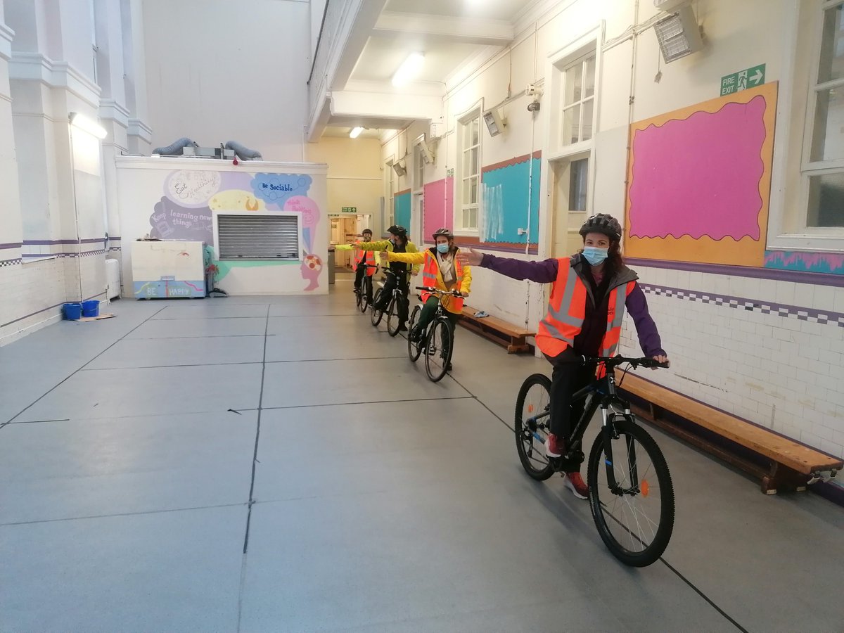 Great job to the teaching staff that completed their Bikeability Scotland Instructor course yesterday. A much drier day today! dodging the rain! 
@CadderPrimary @EALGlasgow @ClevedenSec42 
@BlairvadachOEC @StJohnPaulGCC #Cop26 #Ourdeargreenplace #activetravel #bikeabilityscotland