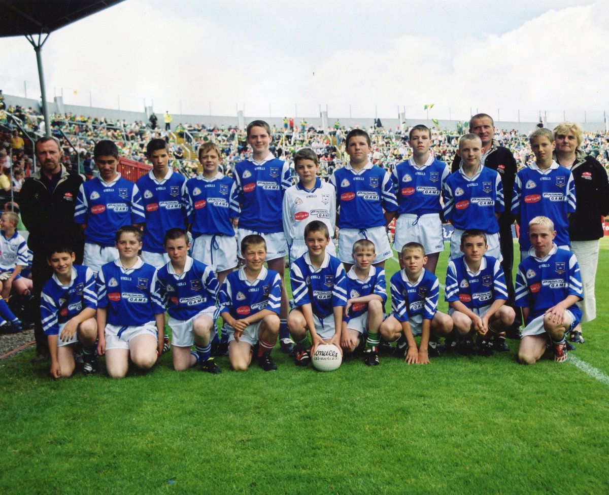 LimerickGAAzine's tweet photo. To celebrate the centenary of Munster Council in 1901, the @MunsterGAA football final of 2001 featured a Primary Game, organised by Cumann na mBunscol,  between sides made up of players from all 6 Munster counties, @MunGAABunscol @drombroadfordga @CnamB_Waterford @sciathnascol https://t.co/lr5jSxMpCD