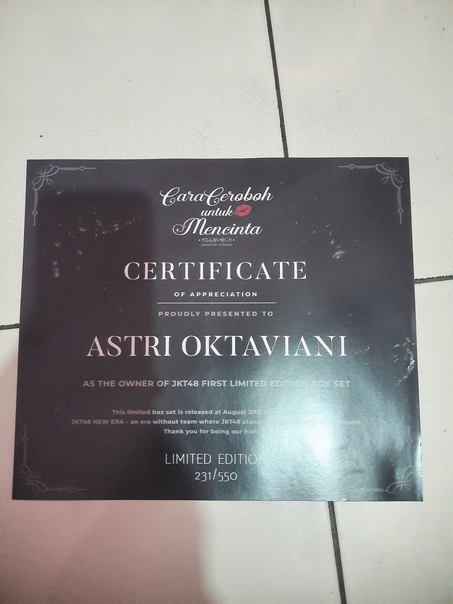 astriokkk's tweet photo. Gini yg namanya limited edition?? Kok kotor? https://t.co/vrwXsZQmFK