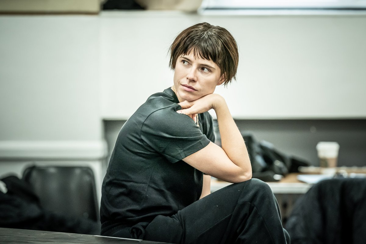 Rehearsals ✅
Now we move into the #KitKatClub.
Doors open 15 Nov.
📸: Marc Brenner