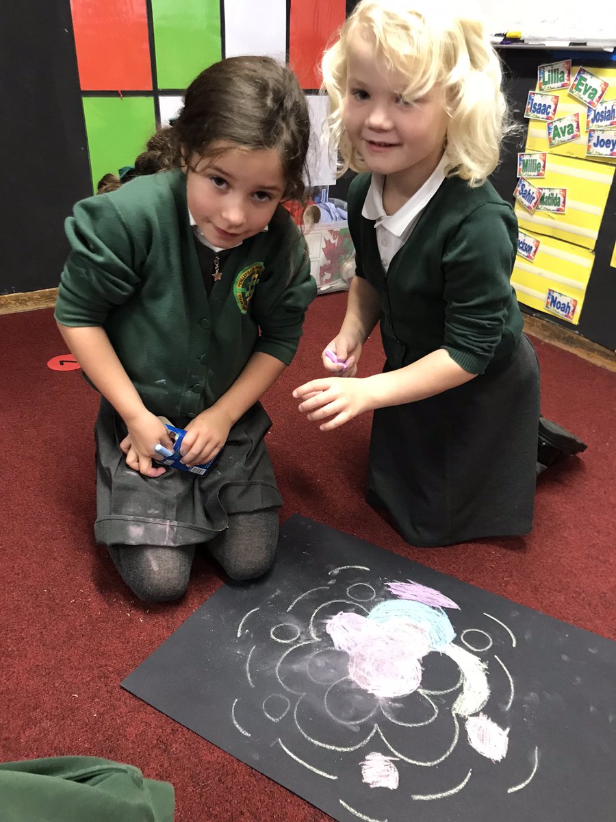 Penl122's tweet photo. @PenllergaerP @Penl122 look at our colourful rangoli patterns. They are so colourful. 🎨 
#PPSRE https://t.co/9AN99OEa0G