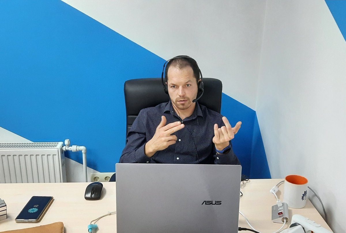 jimitjim's tweet photo. The mission is half-complete! The first part of our Applied Computer Vision Course is over 🥳Now we're moving from classical CV algorithms to #deeplearning techniques, with today's lecture on machine learning being our first step along the way. 
#computervision #ACVC #itjim https://t.co/tNeYSbp6so