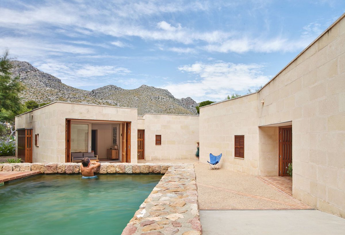 ArchDaily's tweet photo. Marés House / TwoBo arquitectura #Spain
#Architecture #InteriorDesign #ResidentialArchitecture https://t.co/a8RPjaUbhR