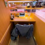 これは凄くいい!全寿司屋で採用してほしい、「VIPぼっち席」