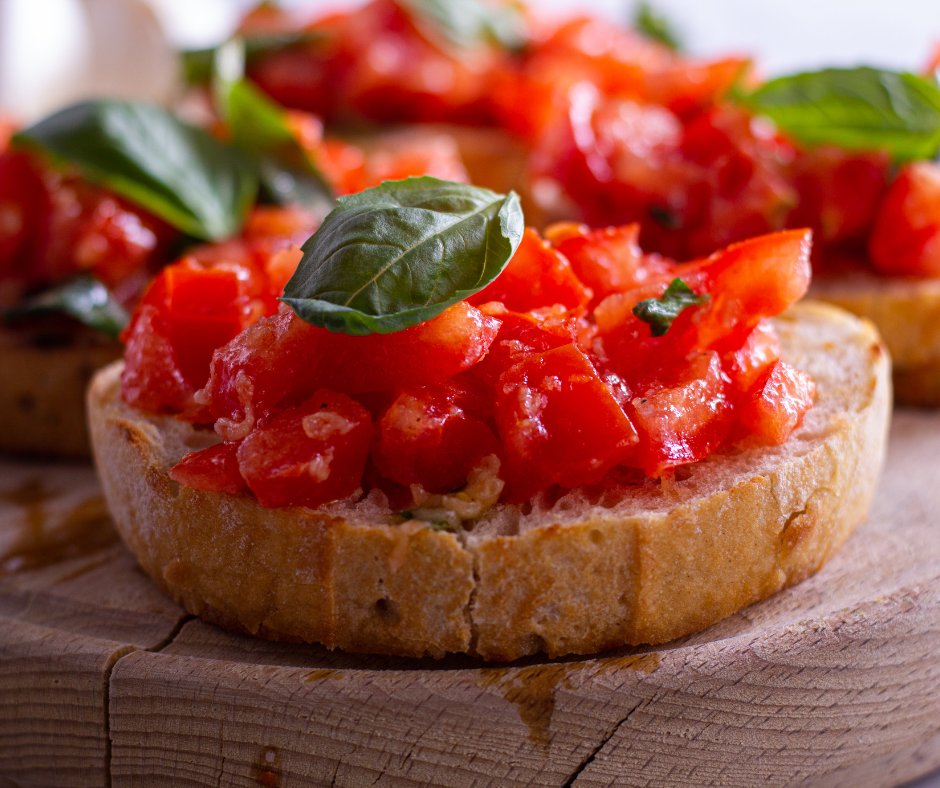 MDRecipeBook's tweet photo. TOASTY DREAMS
Do you think there is anything better than a delicious bruschetta? There’s nothing quite like a good fresh and flavorful bruschetta appetizer to get your meal started.🤤
👉https://t.co/98yHH6wPuw
 #mediterraneandiet #bruschetta https://t.co/Z2yEVKnVTU