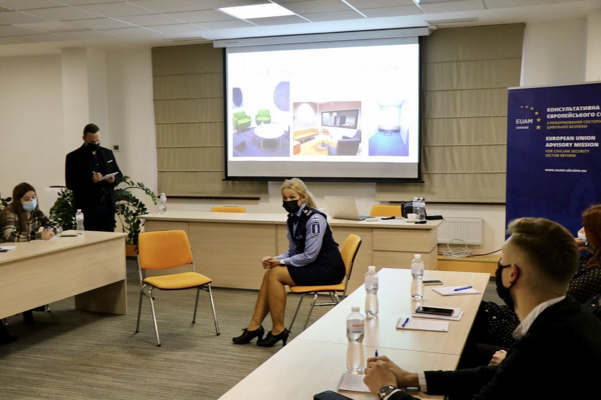 EUAM_Ukraine's tweet photo. EUAM continues its efforts in raising awareness and peculiarities of interviewing minors
Last week, #EUAM expert Christa Ganroth met with #Police, #prosecutors, psychologists and social services counterparts to discuss the #ChildrenFriendly Justice concept https://t.co/Hzxh7YgNvN