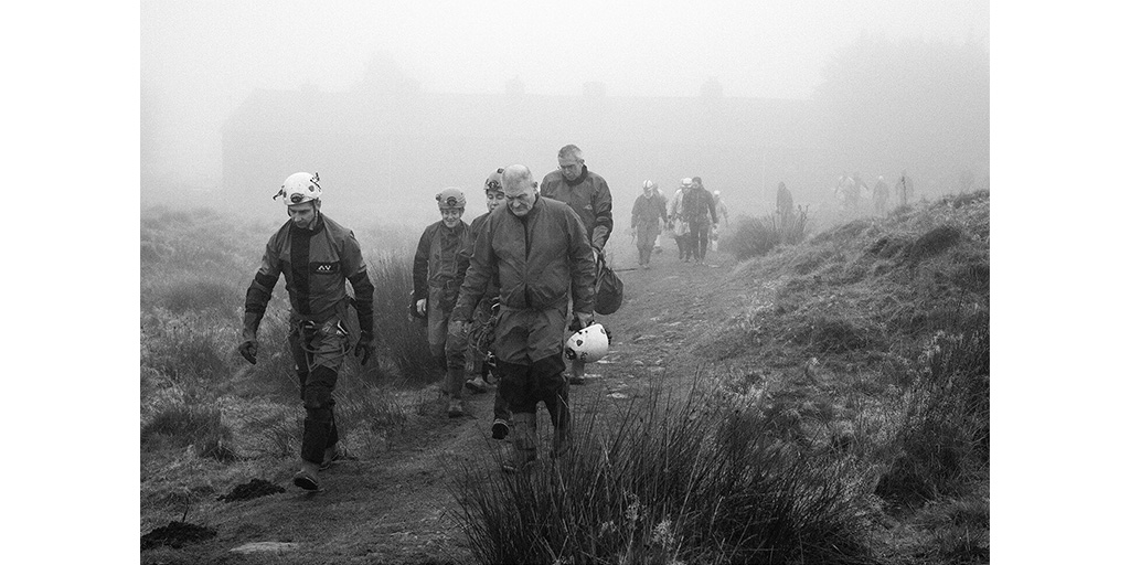USWCreative's tweet photo. Check out these awesome cave rescue images by @DocPhotUSW lecturer Gareth Phillips, featured by @guardian ๐
#USWCreative https://t.co/9wowBREE01