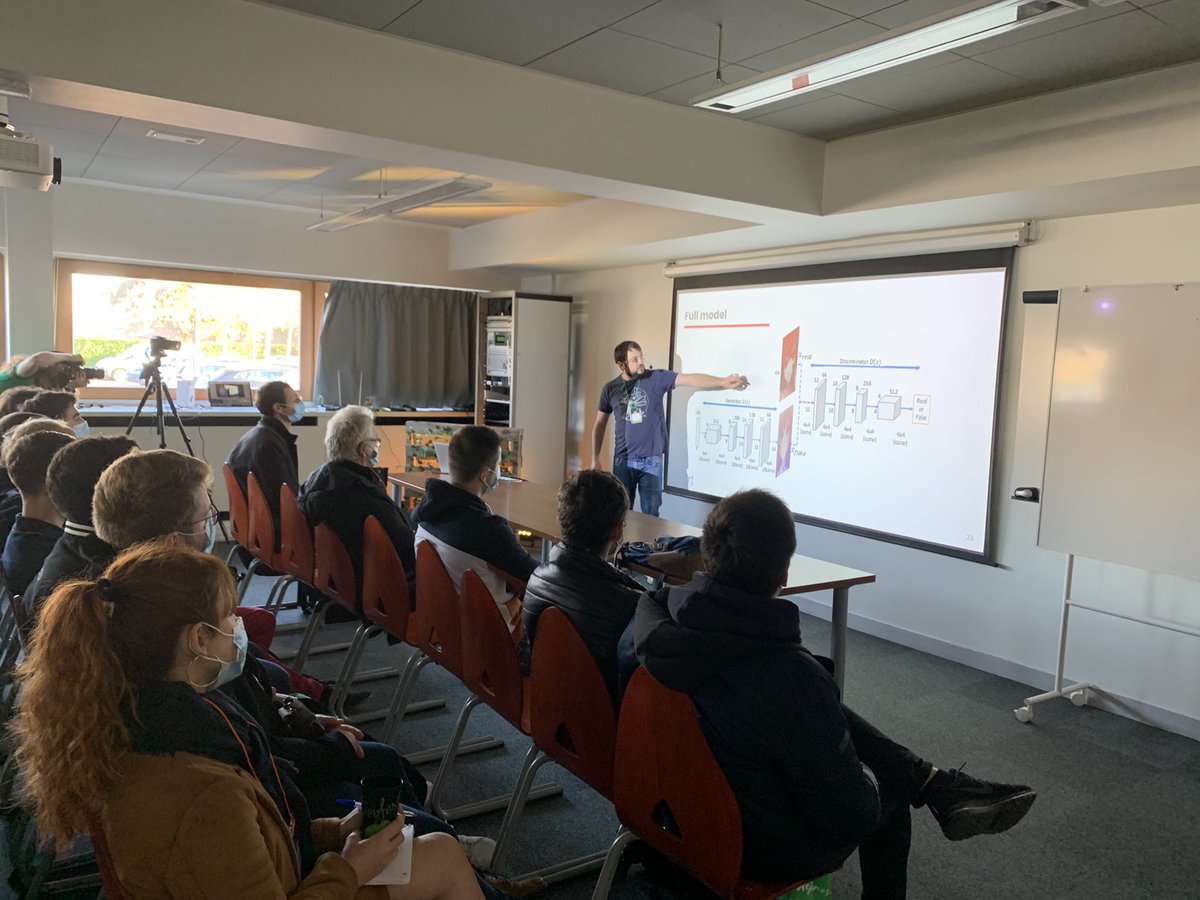 SFEIR_Live's tweet photo. Pour les talks @SFEIR aujourd’hui, on démarre avec @Florent_Legras : Devenir Mangaka avec Tensorflow. https://t.co/1BVZOm6gBO
