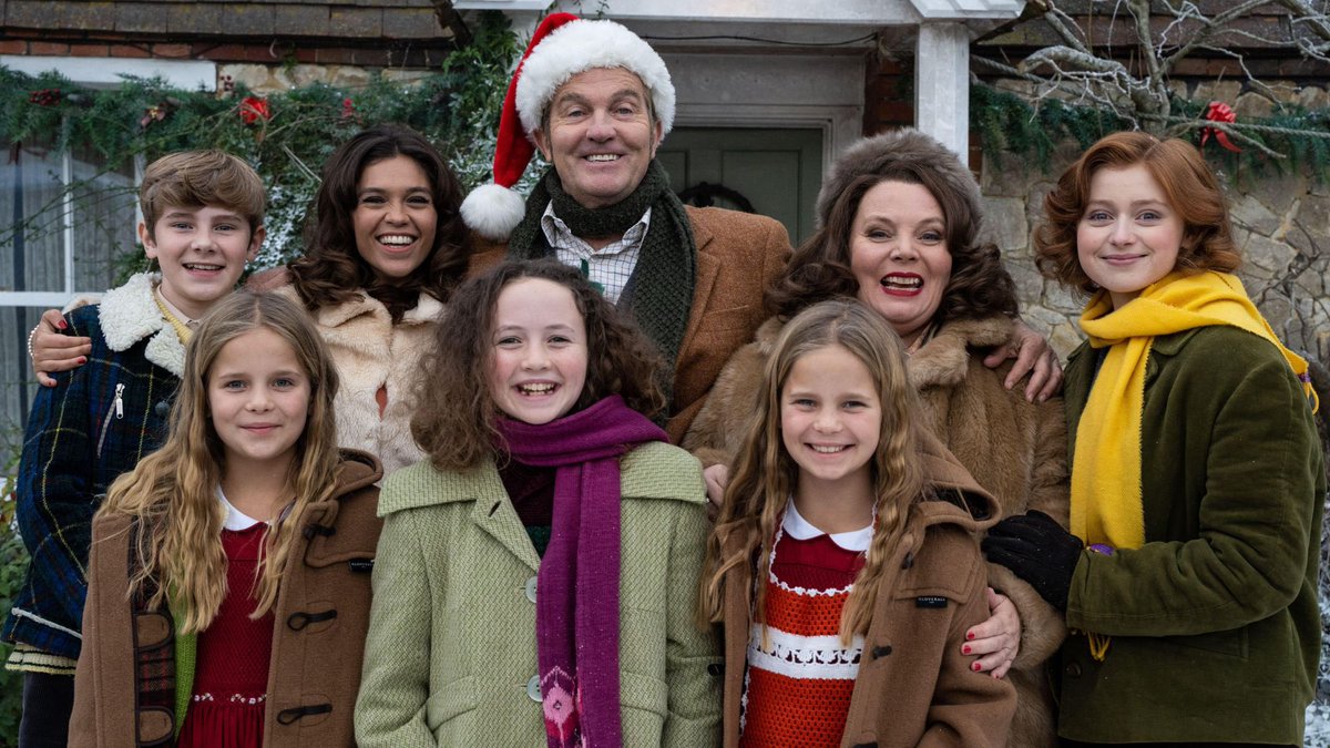 ITVTheLarkins's tweet image. #TheLarkins Christmas special coming to @ITV this festive season.