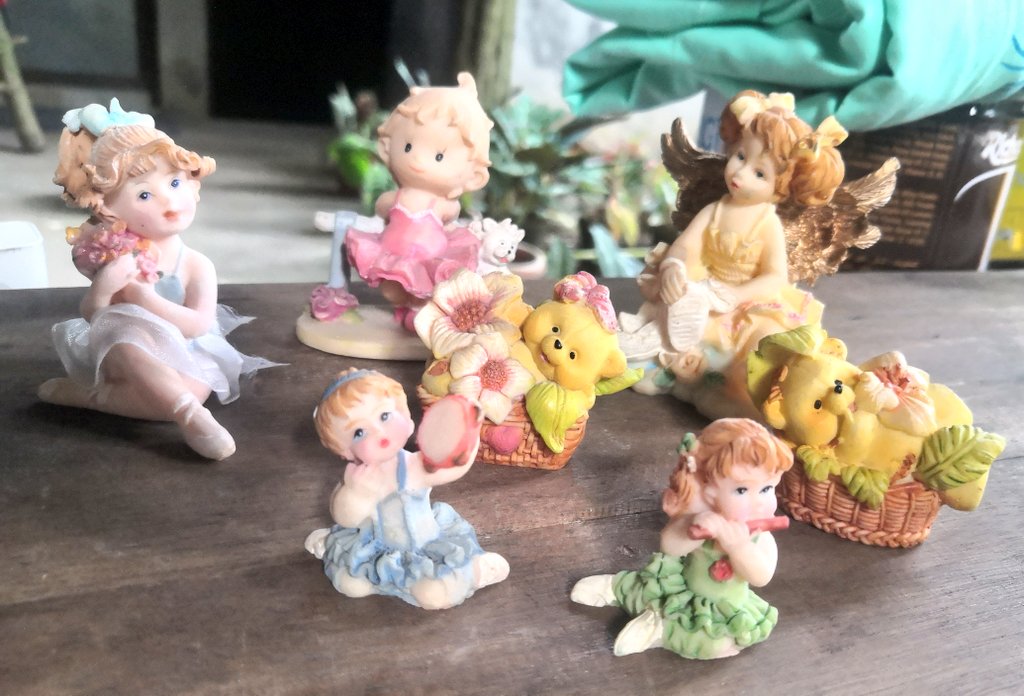 xarisrhaine's tweet photo. Been clearing my things then saw these cute little knickknacks from high school or college days I think 😅 https://t.co/whwJsgRSq5