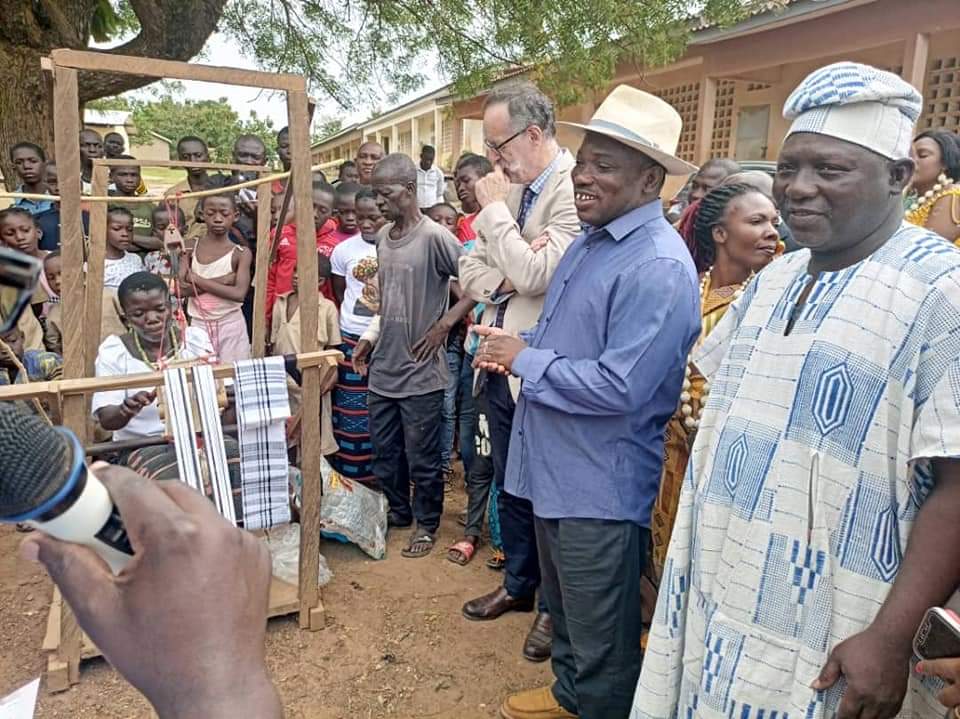 CCCCIUE's tweet photo. Le Coordonnateur National, M.BAMBA Semon a pris part, le samedi 30 octobre, à Bondoukou à l'inauguration de trois micro initiatives financé par l'Union européenne à travers le Projet Liane 2... https://t.co/ZFNEgOKIB4