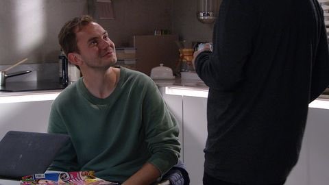 club_fromRussia's tweet photo. #BEARON spoilers November 15-19
• Tuesday 16 #emmerdale: Aaron supports Ben. Ben is searching for a new job. But #BenTucker is also hiding a secret. Ben isn't telling #AaronDingle the full story. He hides the fact that he's applying for jobs on the Cornish coast https://t.co/YCNvhM7lLt