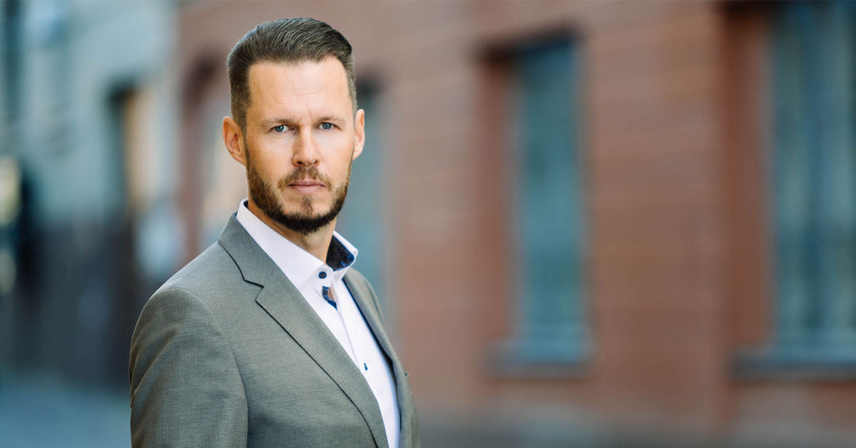 #Oulu on kaupunki, jossa on totuttu katsomaan hieman kauemmas. Kun satamassa vielä tuoksui vastapoltettu terva, laivat jo kuljettivat sitä maailman ympäri. Nykyisin tervan tilalla ovat teknologia ja palvelut. Lue Jarmo Mikkolan tuore blogi.
some.elisa.fi/Nn

#Elisa5G