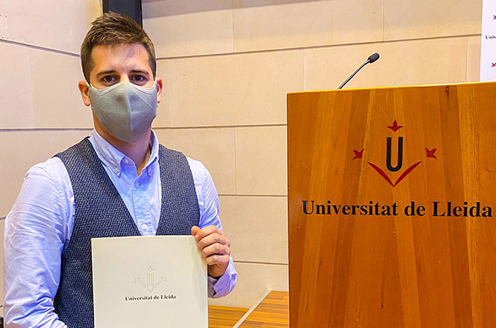 ClusterLeather's tweet photo. En @polparareda_4,enginyer d'@aqpel_bcn, premi extraordinari del Màster en Enginyeria del Cuir de la @EPS_UdL @campusigualada 
https://t.co/whbOCn2agw https://t.co/biKtHob6vi
