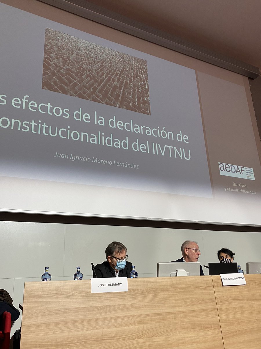 ArasaRm's tweet photo. @Arasa_deMiquel El departamento fiscal de #euroforo #advocats asiste a la jornada organizada por #aedaf delegación de #catalunya con la intervención del letrado del #tribunalconstitucional Juan Ignacio Moreno https://t.co/IeXCd7FtKg
