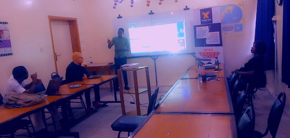 BM_Empowerment's tweet photo. #BMEF Inclusive Digital Participation Training #Day2 🤗🥰❤️
Clips from #Day2 #trainingsession  
#beautifulmindsempowermentfoundation #bmef #DigitalInclusion #Vision #beautifulminds #webdevelopment #nigeria  #value #PWDpersonwithdetermination #abilitynotdisability #day2 #diy #new https://t.co/T5bpPBSsb2