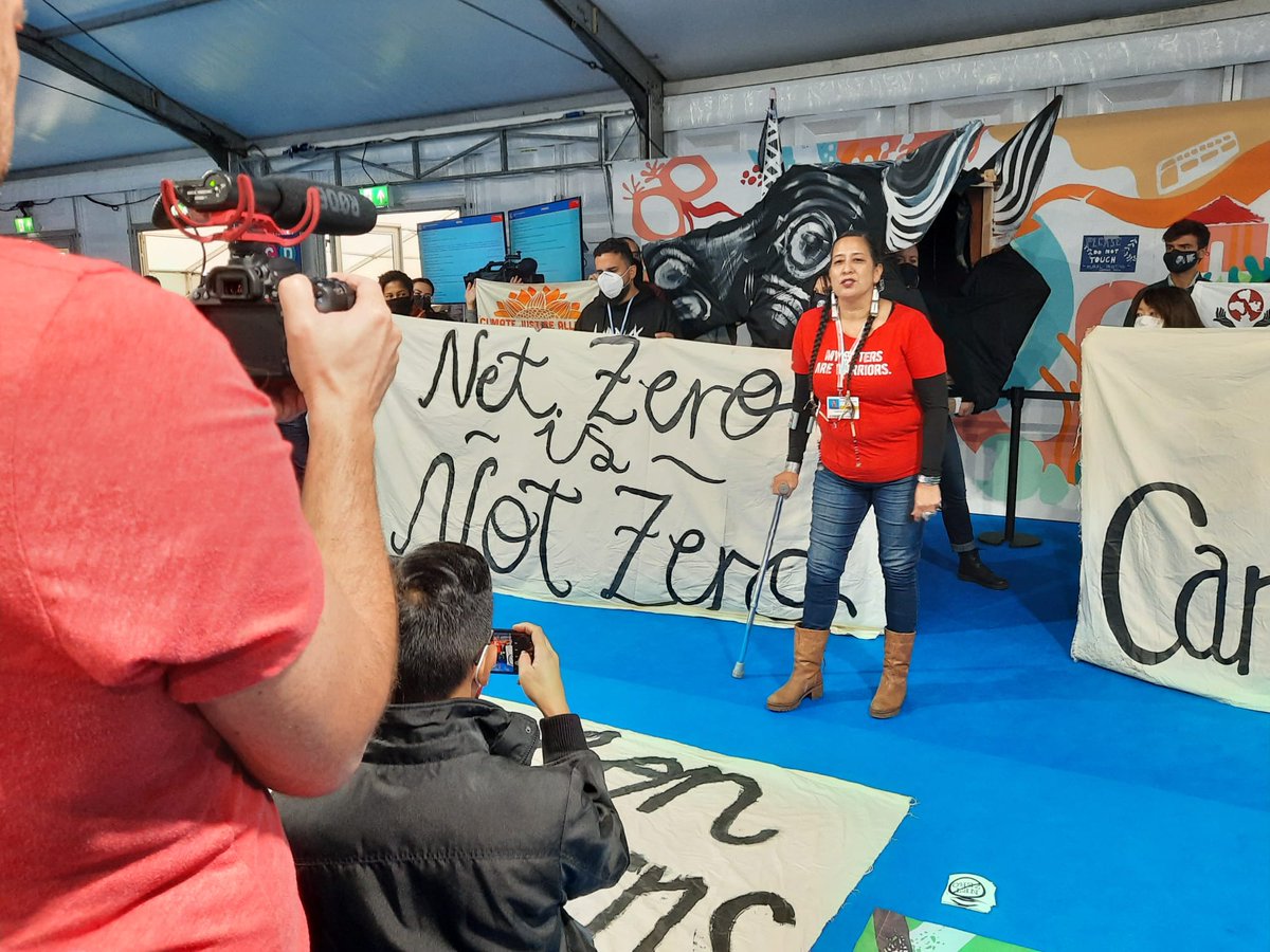 FoEint's tweet photo. 2/ In reality, #CarbonMarkets are dangerous. They delay real #climate action &amp; emissions cuts, and spell landgrabs &amp; #HumanRights violations for global south communities. The way #COP26 talks are currently going, a markets agreement risks an actual rise in emissions. https://t.co/S4NG5sR4iX