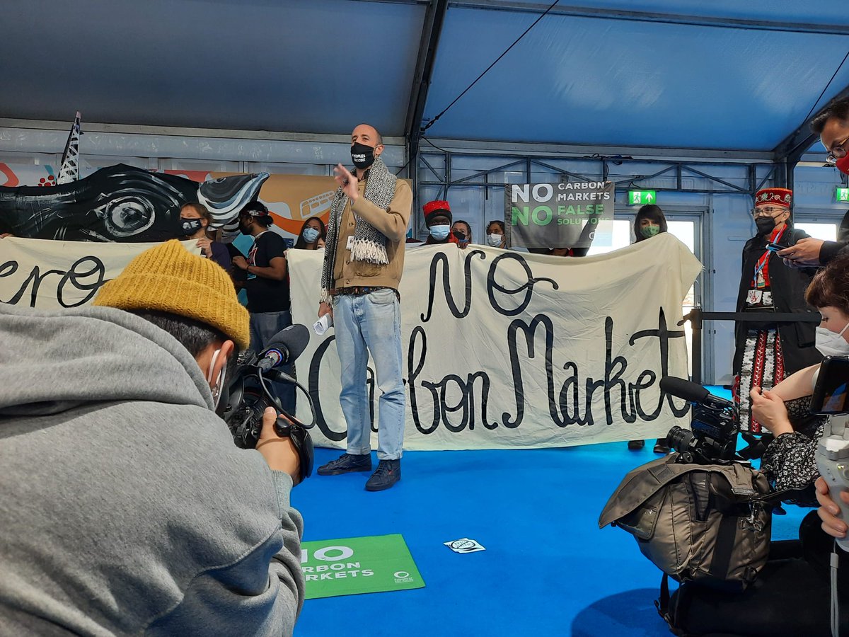 FoEint's tweet photo. 2/ In reality, #CarbonMarkets are dangerous. They delay real #climate action &amp; emissions cuts, and spell landgrabs &amp; #HumanRights violations for global south communities. The way #COP26 talks are currently going, a markets agreement risks an actual rise in emissions. https://t.co/S4NG5sR4iX