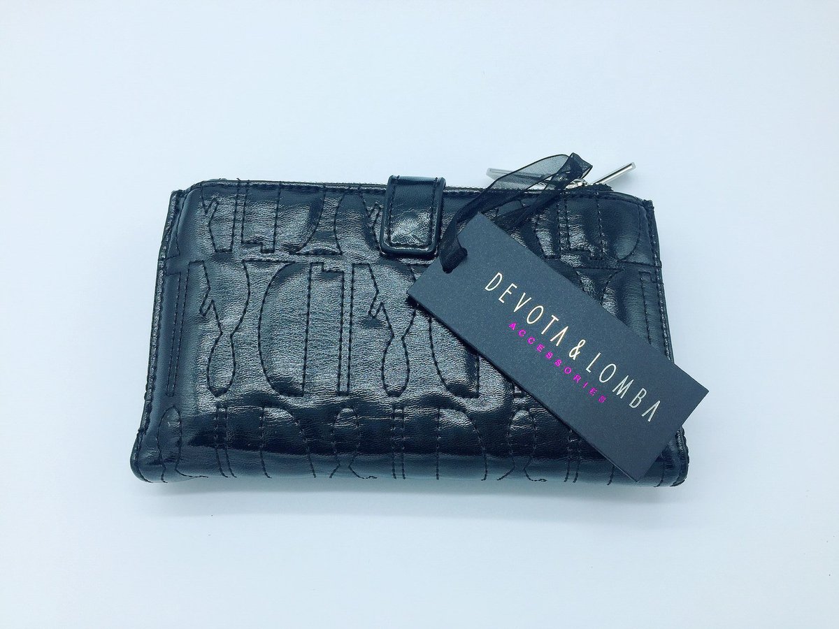 tororegalos's tweet photo. 🍁NUEVA COLECCIÓN DEVOTA&LOMBA🍂
Variedad de modelos de bolsos con diseño, cómodos, versátiles y prácticos.¡Te enamorarán! 🥰
Precio bolso ➡ 53,90€
Precio monedero ➡ 36,90€
#nuevacoleccion2021 #devotaylomba #complementos #bolsos #accesorios https://t.co/jWgphxBHRb