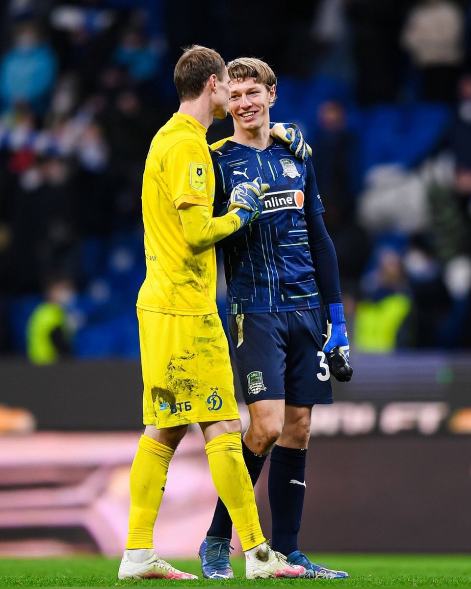 premierliga_en's tweet photo. Anton Shunin 🤝 Матвей Сафонов
👏 The photo is full of respect
📸 FC Krasnodar
#RPL #Shunin #Safonov https://t.co/tTer6X1S2v