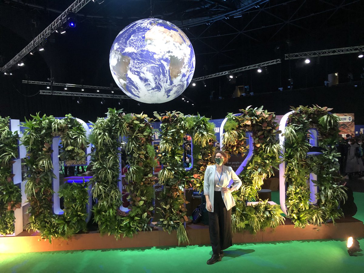 alicecorrie13's tweet photo. First official day @COP26 y/day in the Blue Zone - super busy & a wonderful surprise to get into the same room as @BarackObama to hear his incredible address. I look forward to learning & exploring more through the week! #COP26 @CCOProgram @climatestewards @arochaint @ARochaUK https://t.co/kfkMIuL1Qu