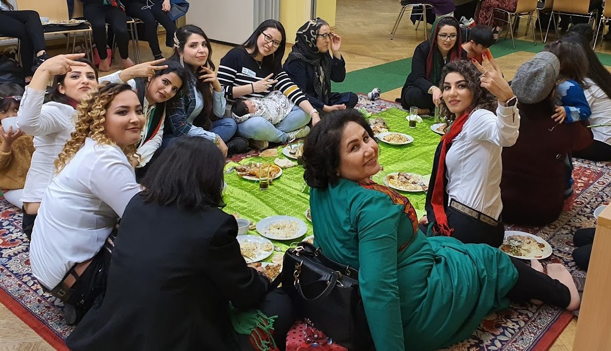 FlueRa_ST's tweet photo. Der afghanischen Frauenverein #AFIMA veranstaltet am kommenden Sonntag diese wichtige Veranstaltung: "Von #Kabul bis #Magdeburg - Afghanische Frauen zwischen Flucht, Repression und Widerstand".
https://t.co/0XJooBFg1j https://t.co/8gAVueCWUw