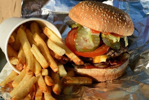 QuickEats2020's tweet photo. #tuesday #november #explorepage #lunch #fastfood #savory #yummy #London #expressdelivery https://t.co/AEJQo17SDs