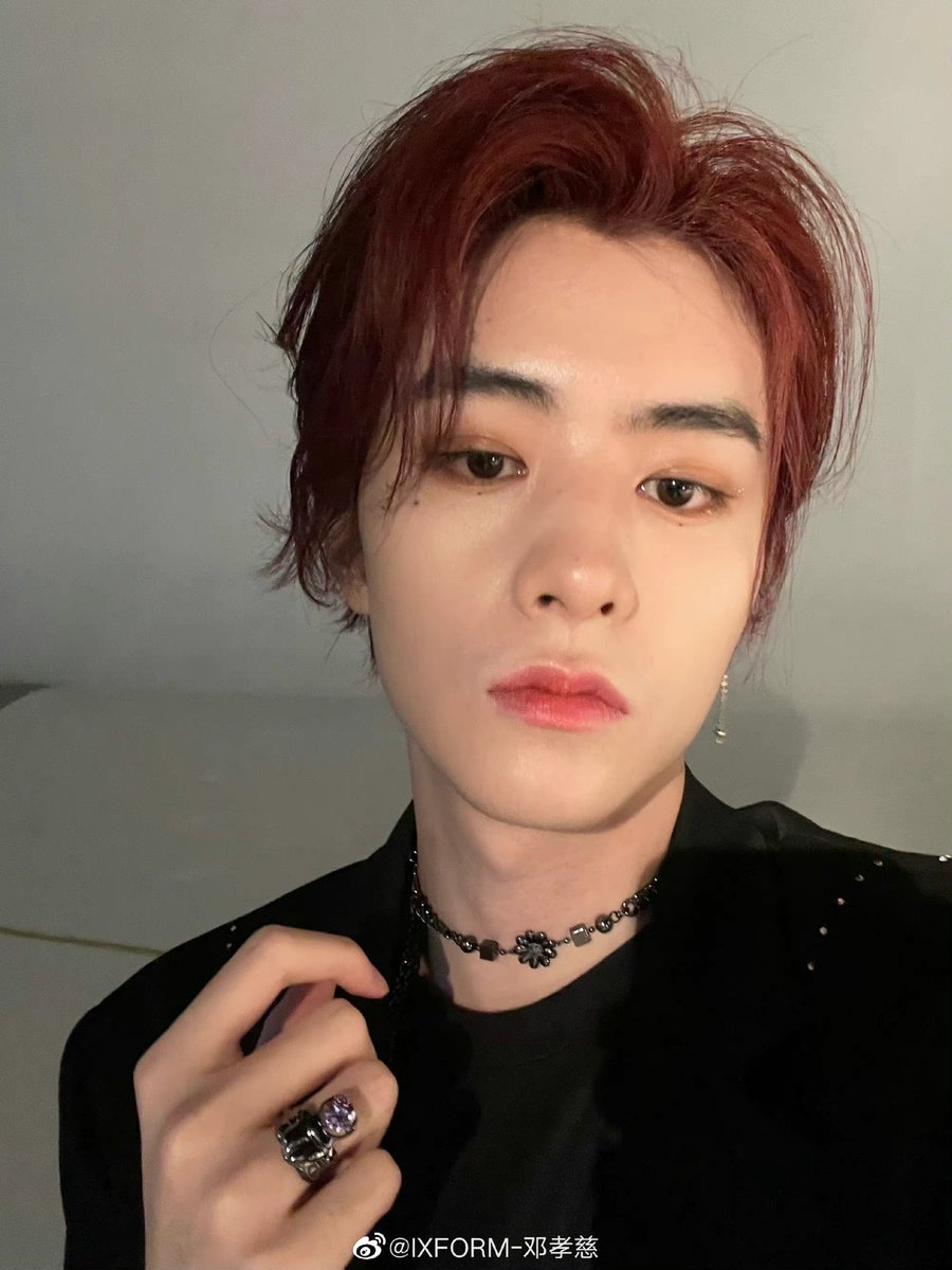 forxiaoci's tweet photo. sir?? https://t.co/8ocVSf4spA