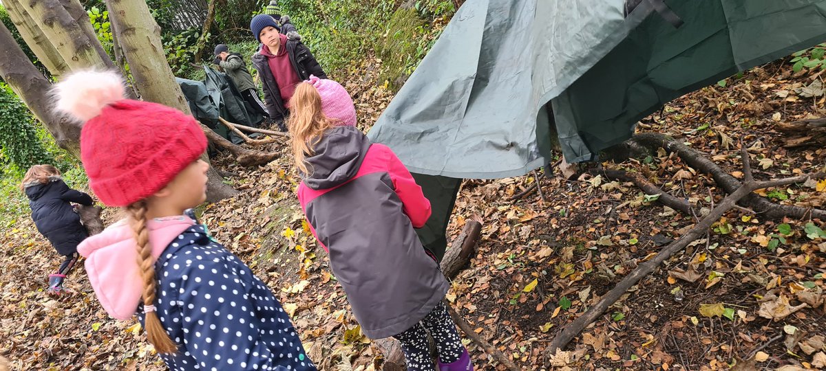 DeltaGreengates's tweet photo. #Year3GG have travelled back in time to the Stone Age for the day! The first thing we need to do is build a shelter to protect us from the elements and the dangerous animals! #teamGGhistory #teamGGforestschool https://t.co/rJGqmo2N47
