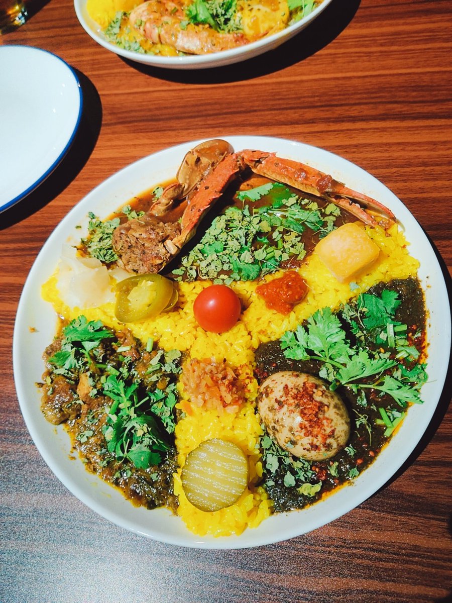 nerimatsu_k's tweet photo. 最近のカレーは美しい上に美味しいからヤミツキ😍

Ajicoカレーがもうすぐ閉店と聞いたので再訪…ここのダール（パリップ？）めっちゃ好き😋もう一回行けたら良いな

#ホンカトリー
#旧ヤム邸シモキタ荘
#Node21
#Ajicoカレー https://t.co/Ge1GanDjfm
