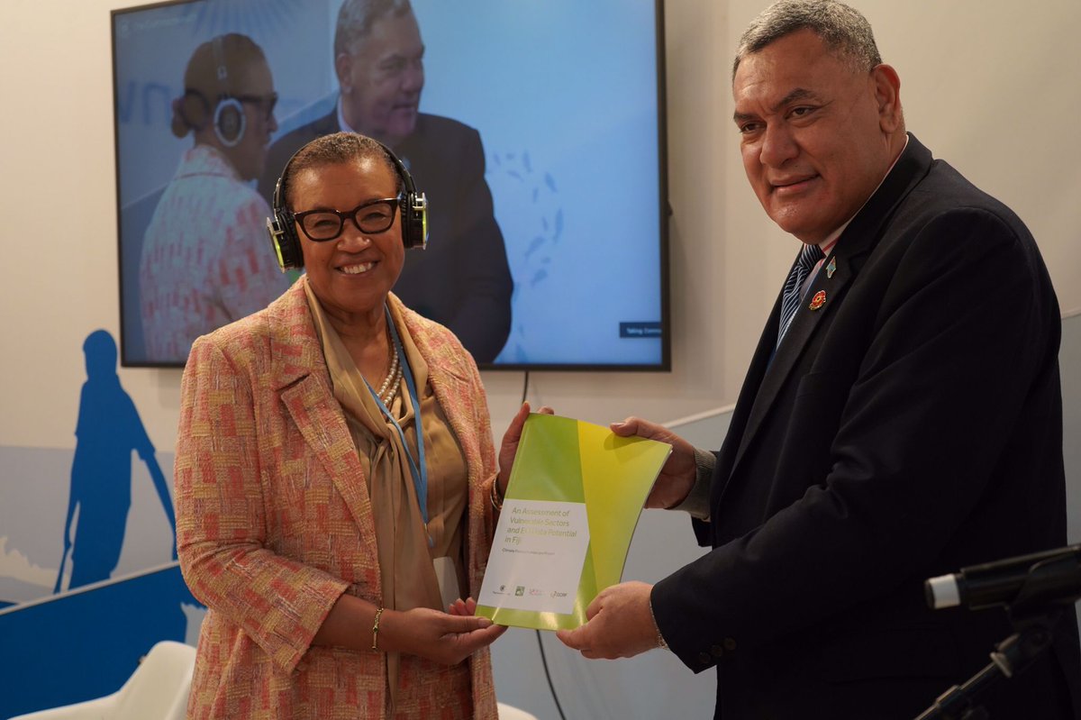 "1.5 to stay alive is not a slogan. It is a reality. [Current commitments of] 1.8C will see most of our small states gone from this world."

"This observation data is literally enabling us to save &amp; protect lives."-@PScotlandCSG on <a href="/EOCommonSensing/">CommonSensing</a>

#CommonwealthForClimate #COP26