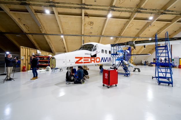 ZeroAvia's tweet photo. Pleased to announce our collaboration with @HALHQBLR @helloprash to incorporate a 600KW #hydrogenelectric powertrain system into a Dornier 228 aircraft. Read the news here: https://t.co/FoMwsyNZQQ https://t.co/rOES5kA6Ar