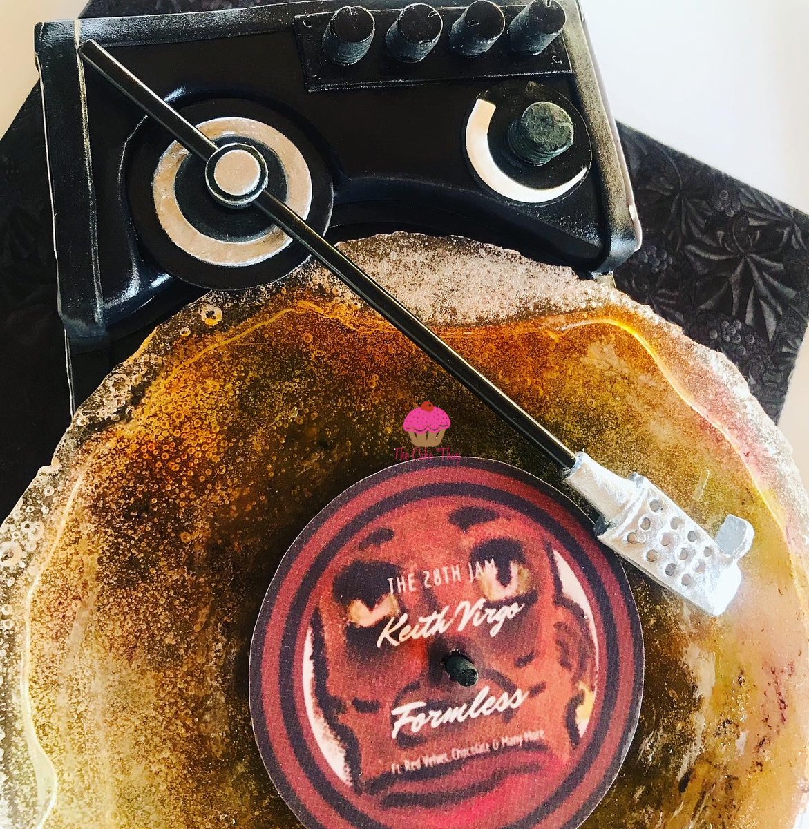 CakeThing's tweet photo. If the music is good, you dance
…then, eat the music!😉

#thecakething #vinylcake #throwbacktuesday #cakeday #musiccake #johannesburgcakes #noveltycakes #cakething #cakeideas https://t.co/Uw7t2YpVqP