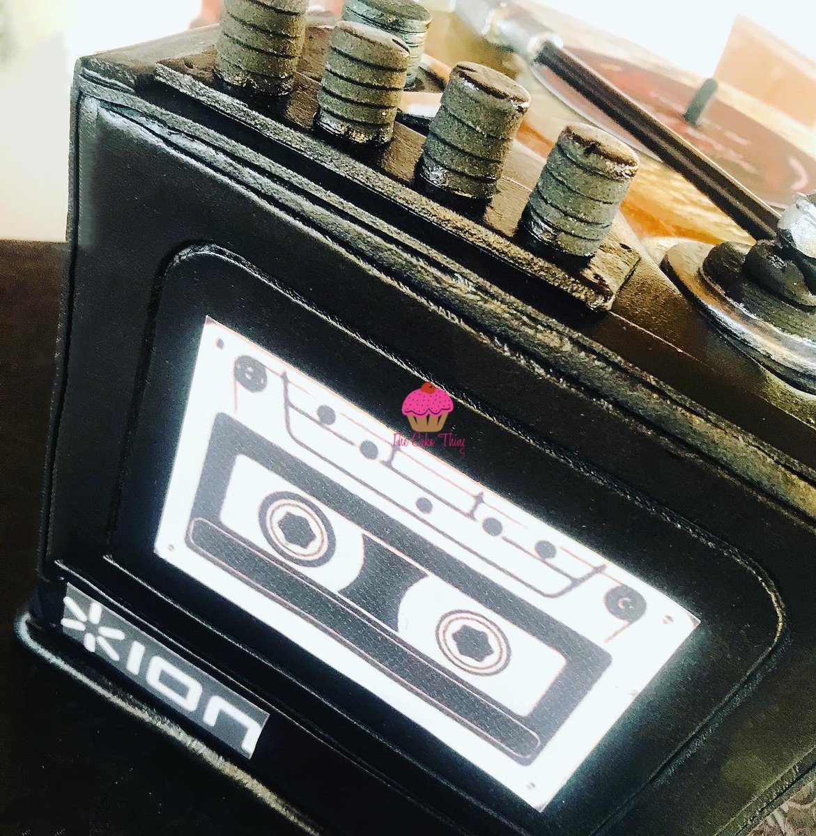 CakeThing's tweet photo. If the music is good, you dance
…then, eat the music!😉

#thecakething #vinylcake #throwbacktuesday #cakeday #musiccake #johannesburgcakes #noveltycakes #cakething #cakeideas https://t.co/Uw7t2YpVqP