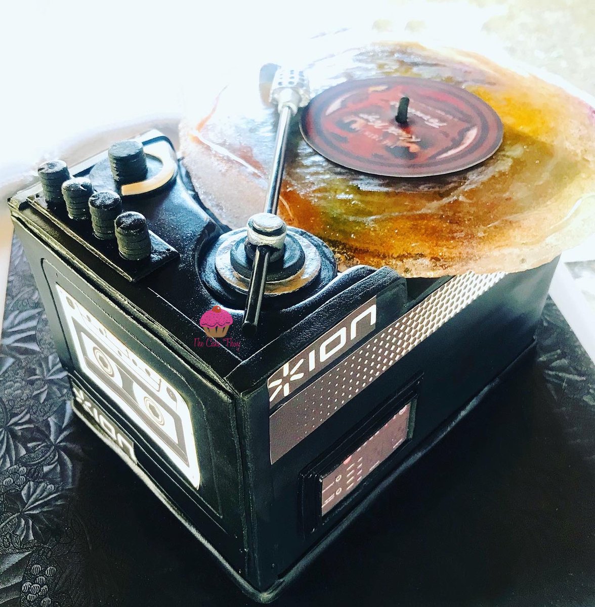 CakeThing's tweet photo. If the music is good, you dance
…then, eat the music!😉

#thecakething #vinylcake #throwbacktuesday #cakeday #musiccake #johannesburgcakes #noveltycakes #cakething #cakeideas https://t.co/Uw7t2YpVqP