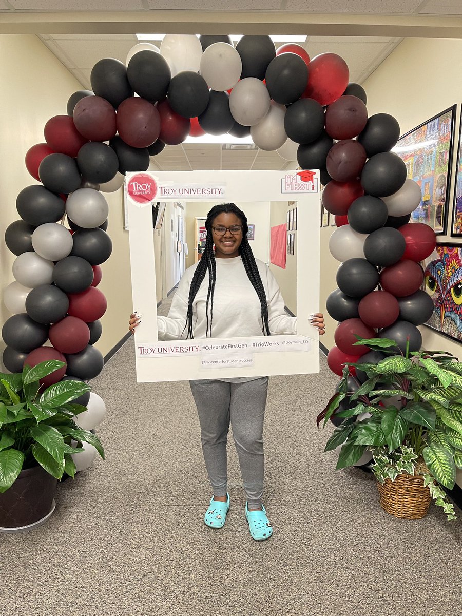 TroyMain_SSS's tweet photo. Thanks to Dr. Tatum &amp; Dr. Fulmer for stopping by and celebrating with Trio and the JWS Center staff. Each first gen staff, faculty, and alumni across campus wrote encouraging messages to first gen students! Thank you! #CelebrateFirstGen #JWS #firstgen #TRIOworks https://t.co/22KvRAlALt