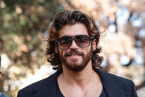 E para Hoje? Que a paz se faça presente, que a alegria seja permanente e que Deus nos livre de todo o mal, amém! ✨🙏 

#CanYaman
#FrancescoDemir 
#ViolaComeIlMare 
#LuxVide