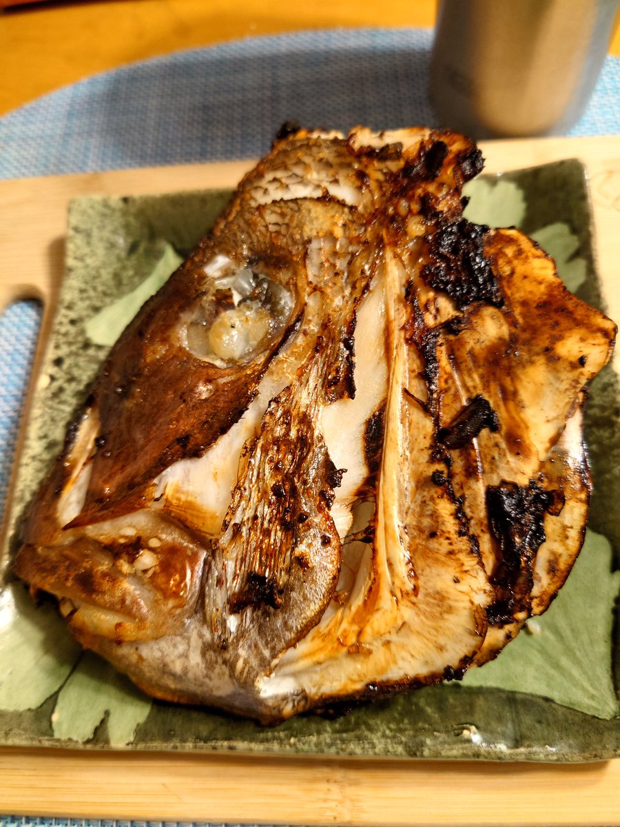 tyuzan1046's tweet photo. 真鯛
#塩麹
#67cm
#鯛ヘッド
#鼻神経の観察
旨いけど食べ切れ無い
#ダイソー
#メタルジグ
#カスタム https://t.co/PB2ZzMfl7j