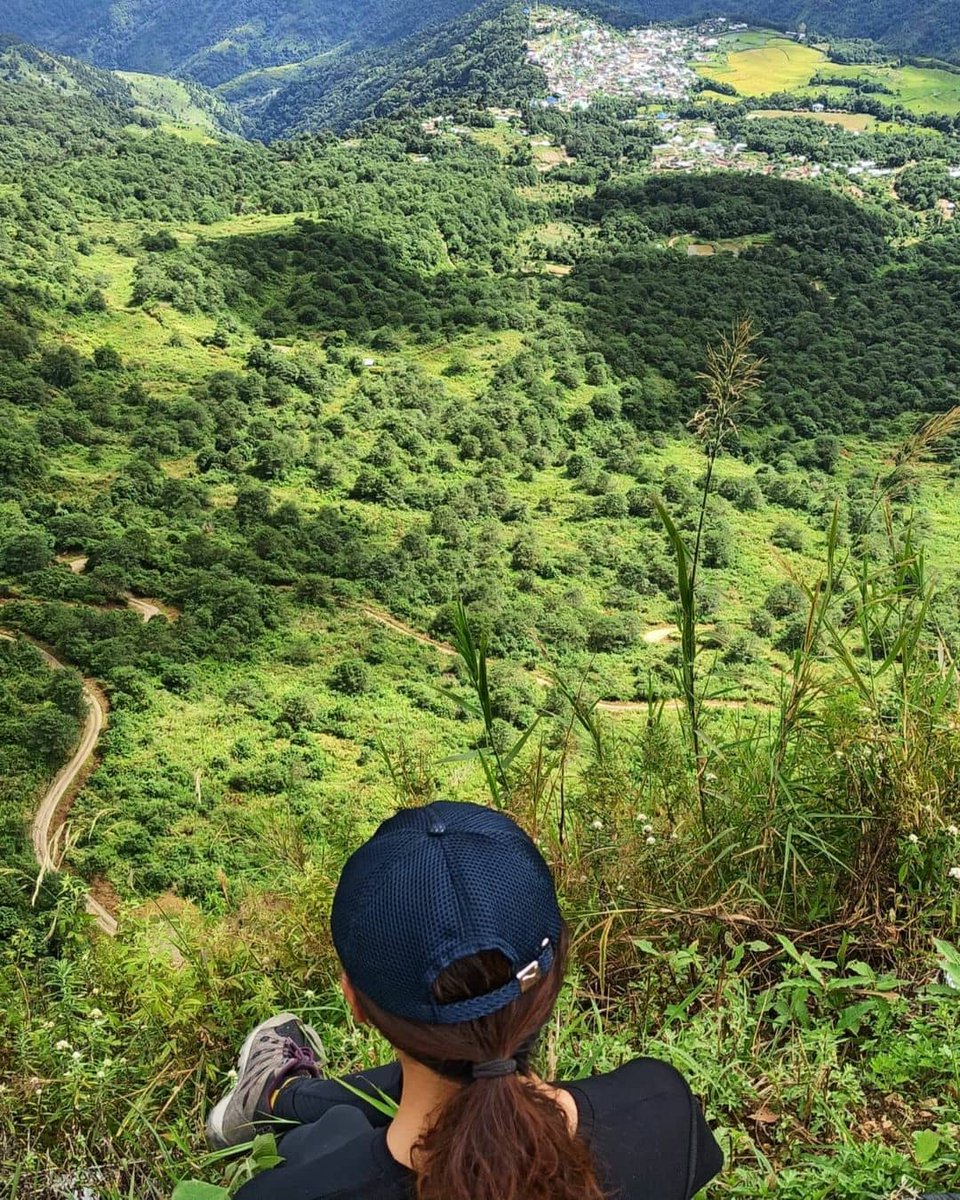 Situated in the Zhavame Village under Phek District, Nagaland, Mt Kapamodzu is a scenic beauty. The grasslands covered with wildflowers are a treat to the eyes and a beauty not to be missed!

Follow/ Retweets us for more!
Courtesy 📸: @northeastindiatour
#in_northeast