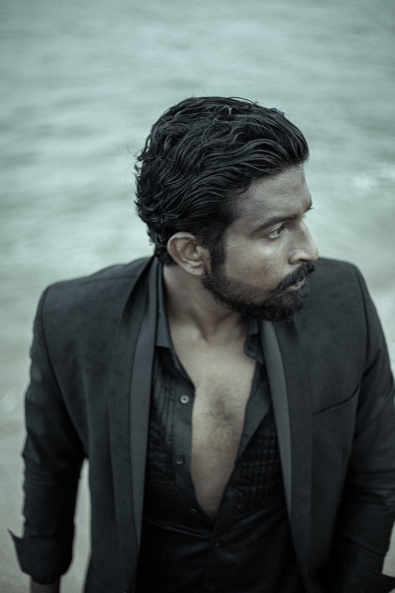 RAMNISHANTH13's tweet photo. 🖤🎭

Photographer - @v13photography_

Make up - @bg_maquillage 

Hair stylist- @haritha_hairandmakeup 

Costumes - @rayyandesigner_chennai 
 
#ramnishanth #naankomalinishanth #blacksheep #instagram #instagramanet #instagramers #photooftheday #beach #modeling #modelshoot #black https://t.co/SMHlvBdEUg